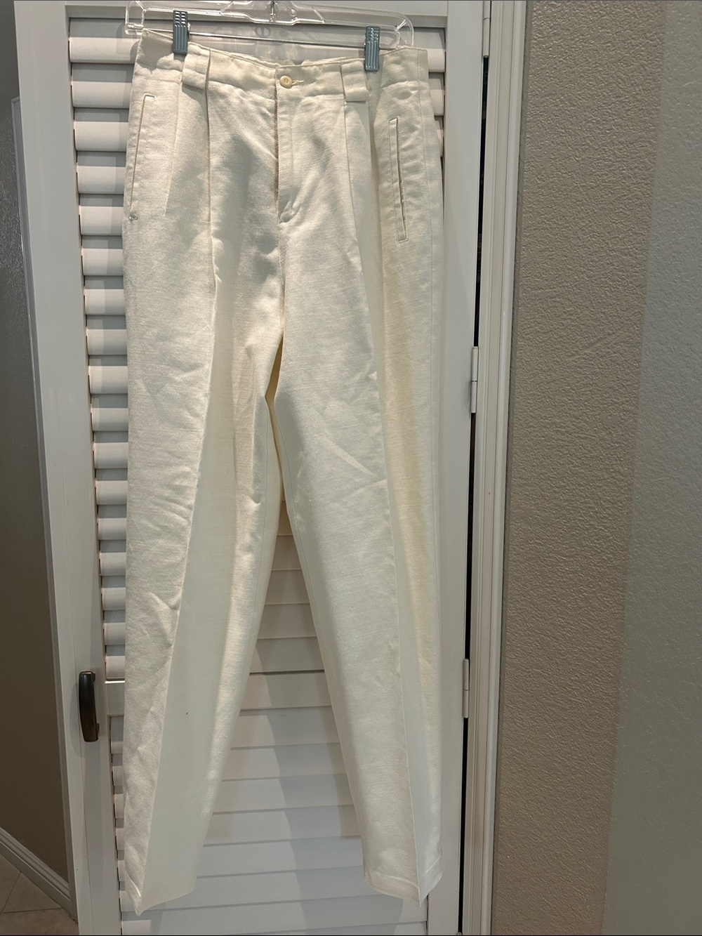 Liz Claiborne Cream High-Rise Pleated Trousers